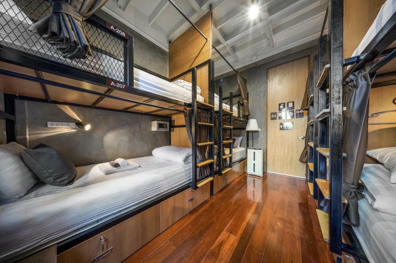 Oyo 685 Am Bed Hostel Bangkok Exterior photo