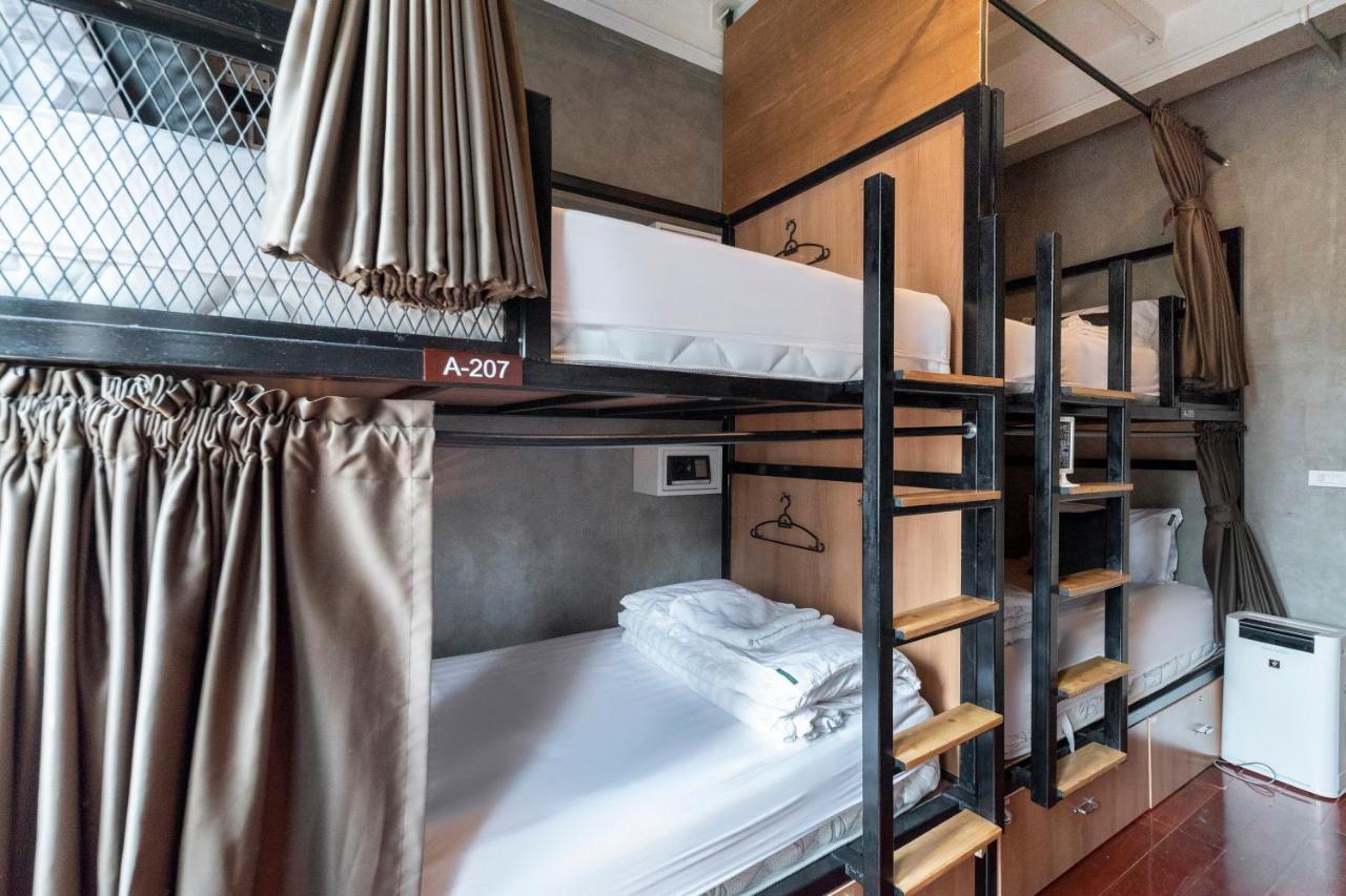 Oyo 685 Am Bed Hostel Bangkok Exterior photo