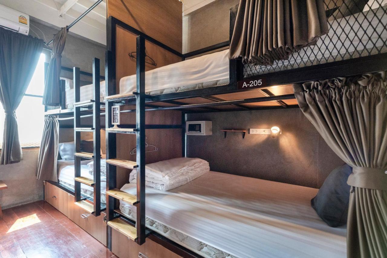 Oyo 685 Am Bed Hostel Bangkok Exterior photo