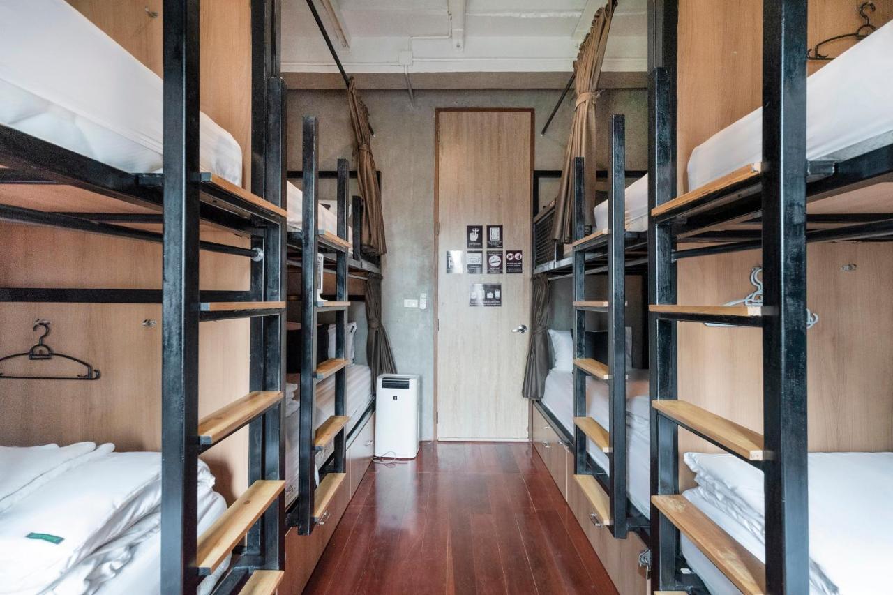 Oyo 685 Am Bed Hostel Bangkok Exterior photo